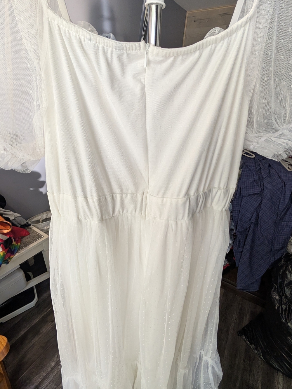 Ivory Floral-Embroidered Puff-Sleeve Maxi Dress - Picture 11 of 11